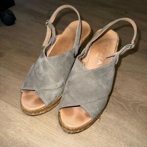 Viscata brand - Women's Gray Suede Slingback Sandals